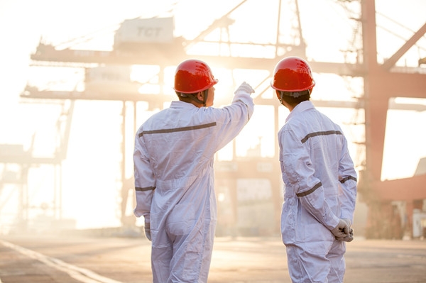 工程咨詢公司主要開展什么業務?需要加盟有資質的大公司嗎?