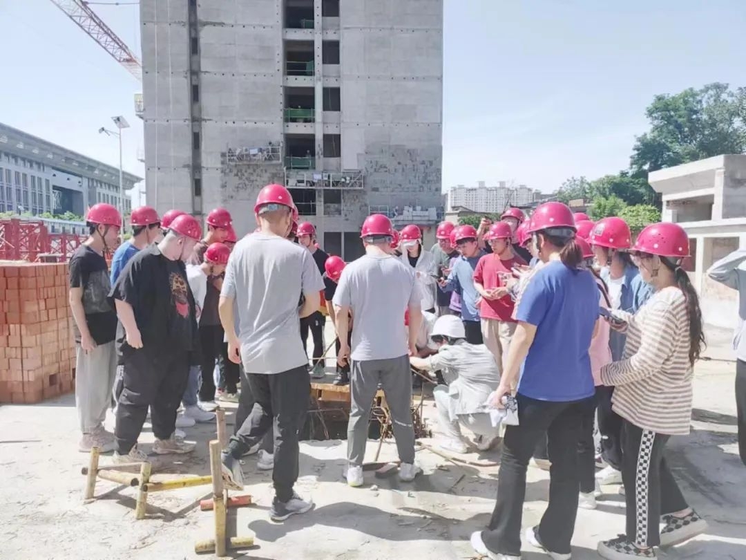 企校共建|西安理工大學(xué)師生走進信宇騰遠參觀交流